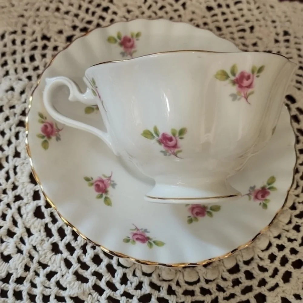 Roral imperial fine bone china ‎ cup an saucer England